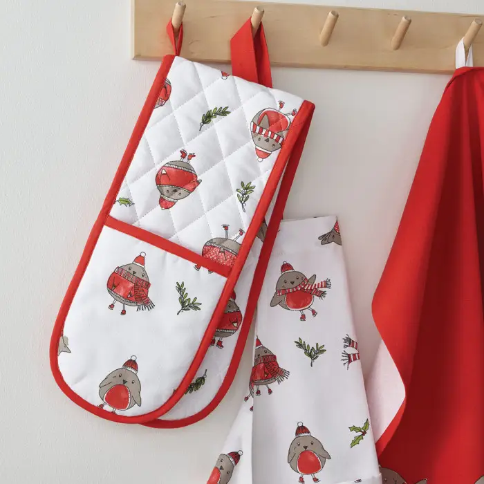 Red Catherine Lansfield Christmas Robins 100% Cotton Apron 